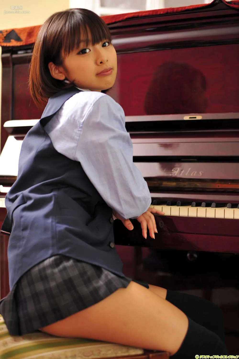 Ran Sakai: DGC No. 992 photo 22