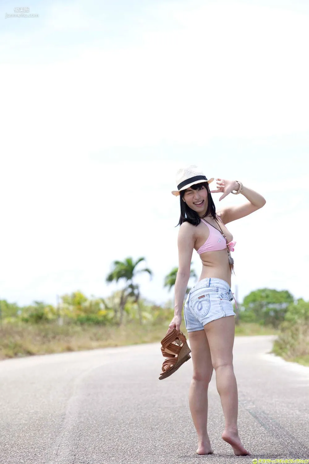 由愛可奈《見た目は清純。でもホントは淫亂なんです…》寫真集 [DGC] NO.1063 47