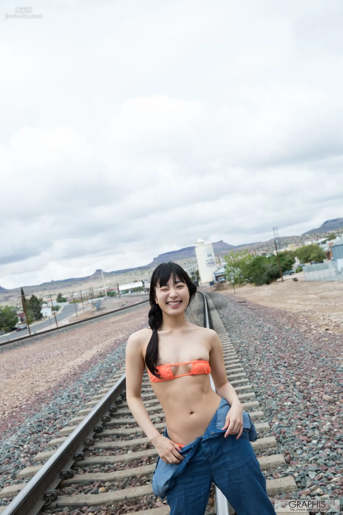 由愛可奈《pure bible》 [Graphis] Gals 寫真集 12