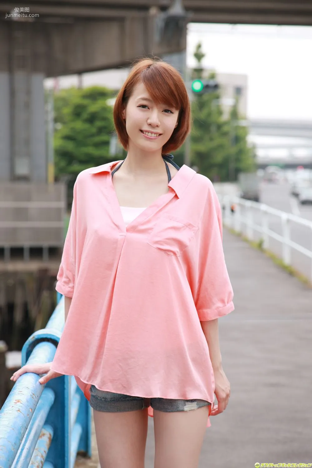 Erika Tsunashima 'Getting Close to the Bare Skin of a Superb Slender Older Sister' Photo Set [DGC] NO.1054 photo 1