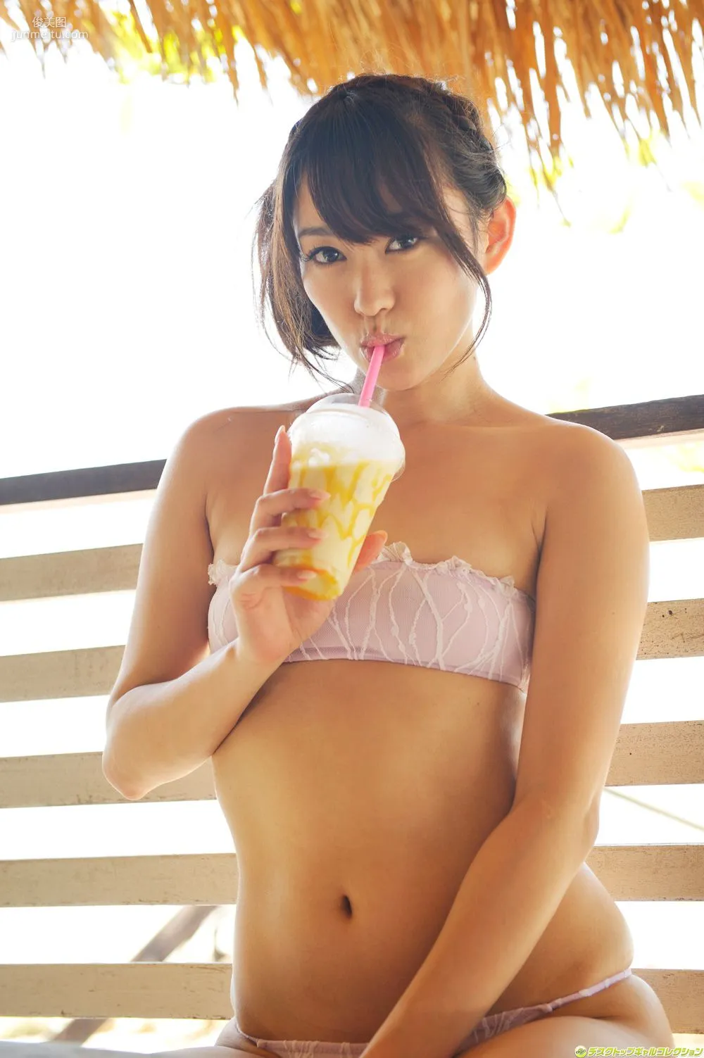 西野翔《ルックス抜群!ビーチで輝く女神のヒップ》寫真集 [DGC] NO.1058 72