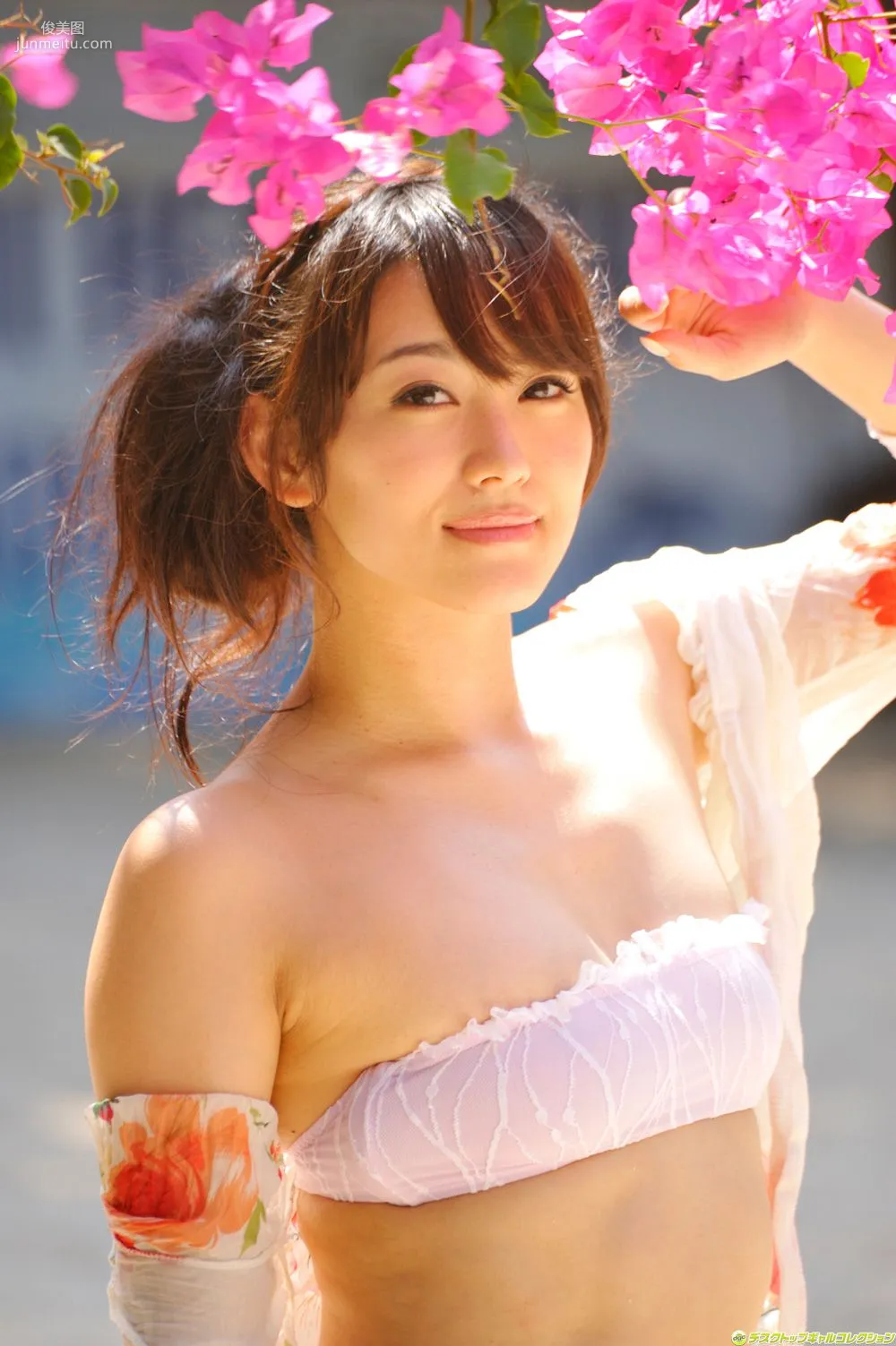 西野翔《ルックス抜群!ビーチで輝く女神のヒップ》寫真集 [DGC] NO.1058 54