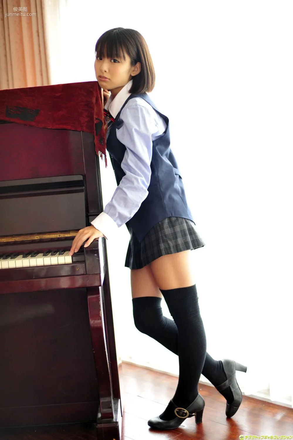 Ran Sakai: DGC No. 992 photo 20