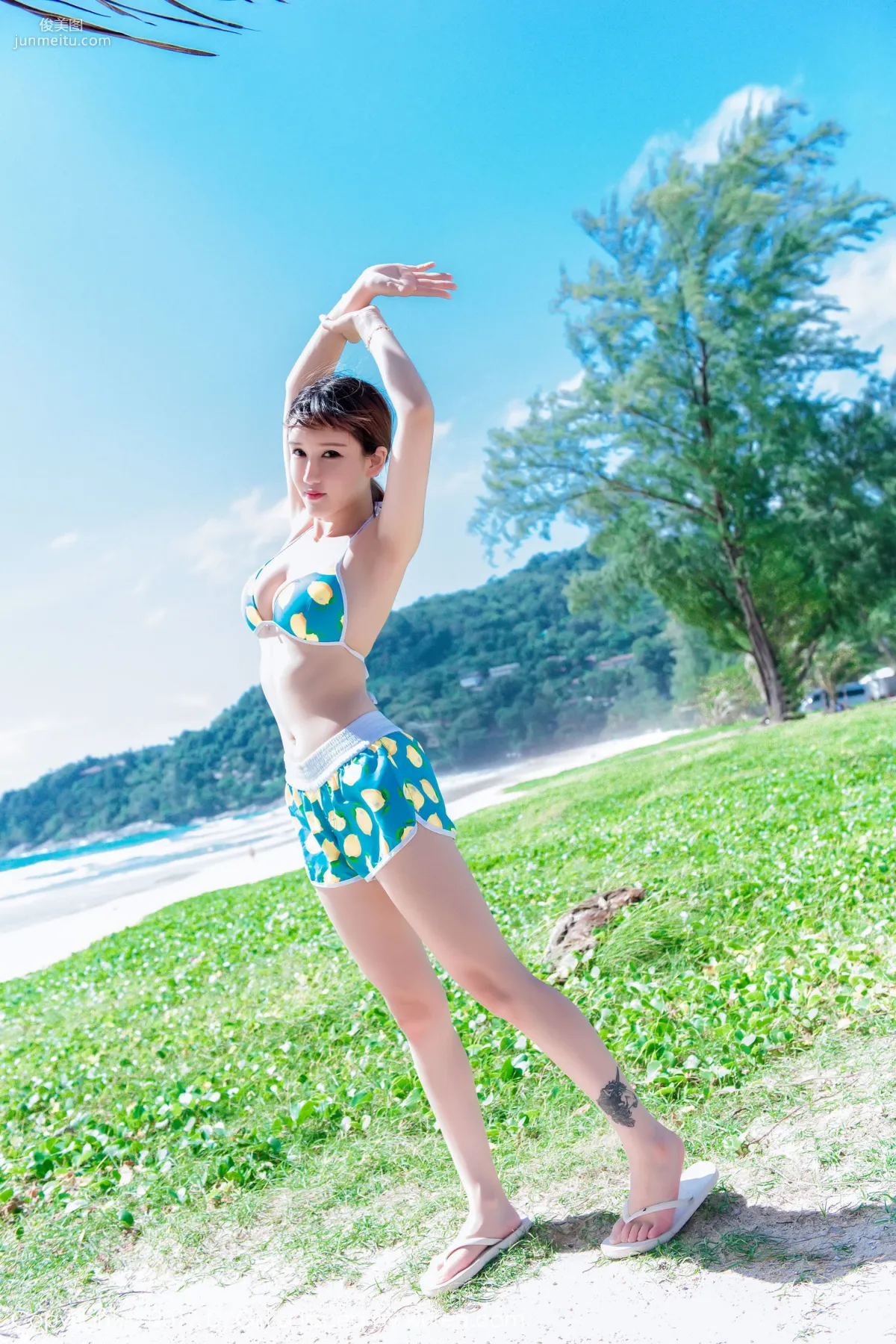 K8 Aojiao Mengmeng Vivian, Swimsuit + High-Cut + Wet Body [DKGirl] Vol.011 Photo Set photo 12