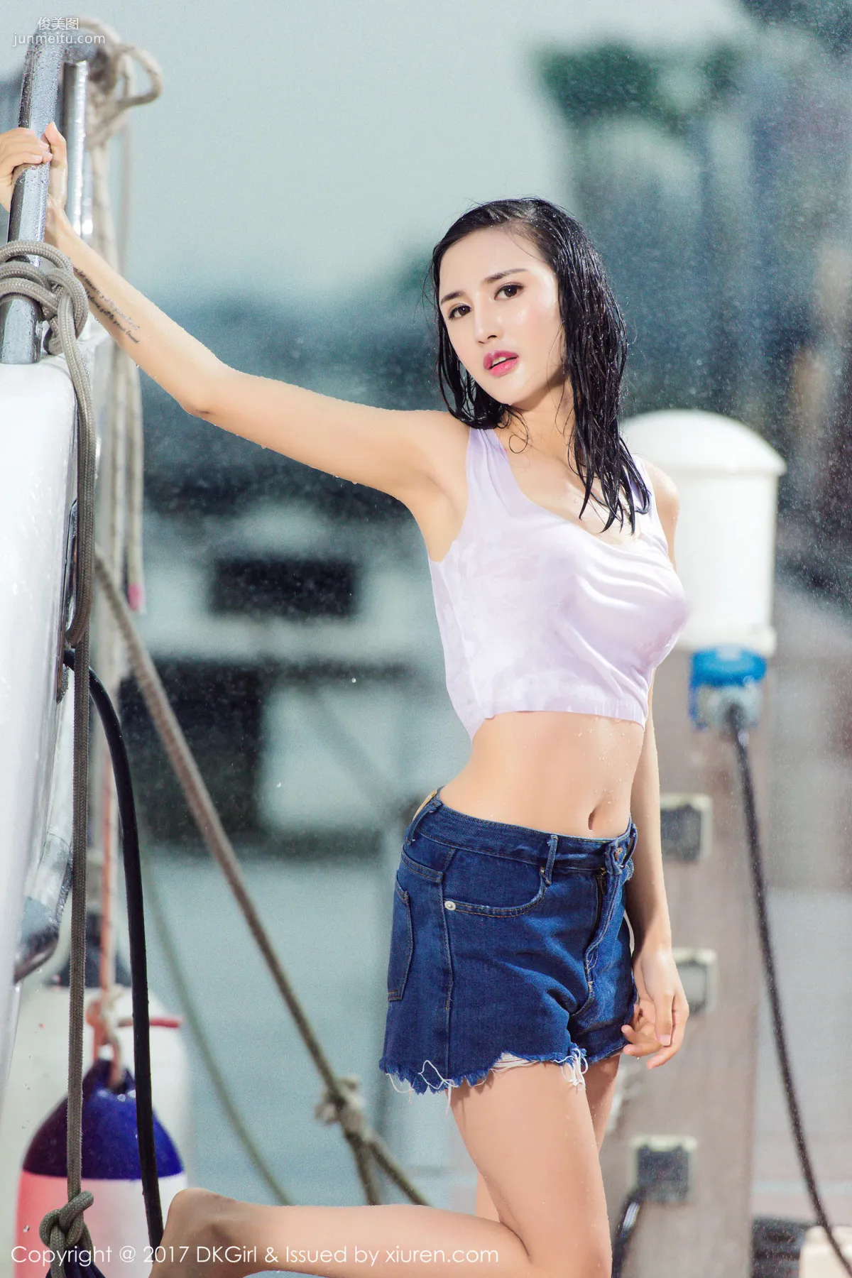 Model Mei Ge, Fresh and Lovely, Beautiful Breasts and Legs, Fashionable and Sexy [DKGirl] VOL.026 Photo Set photo 54