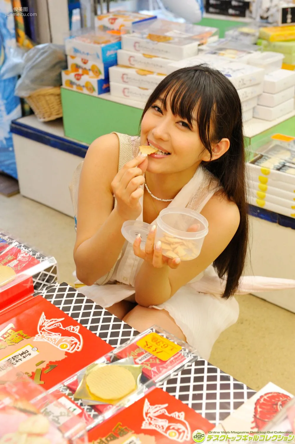 Shou Nishino, Recently, a Veteran Actress Who Often Plays Young Wife Roles! Photo Set [DGC] NO.1189 photo 87