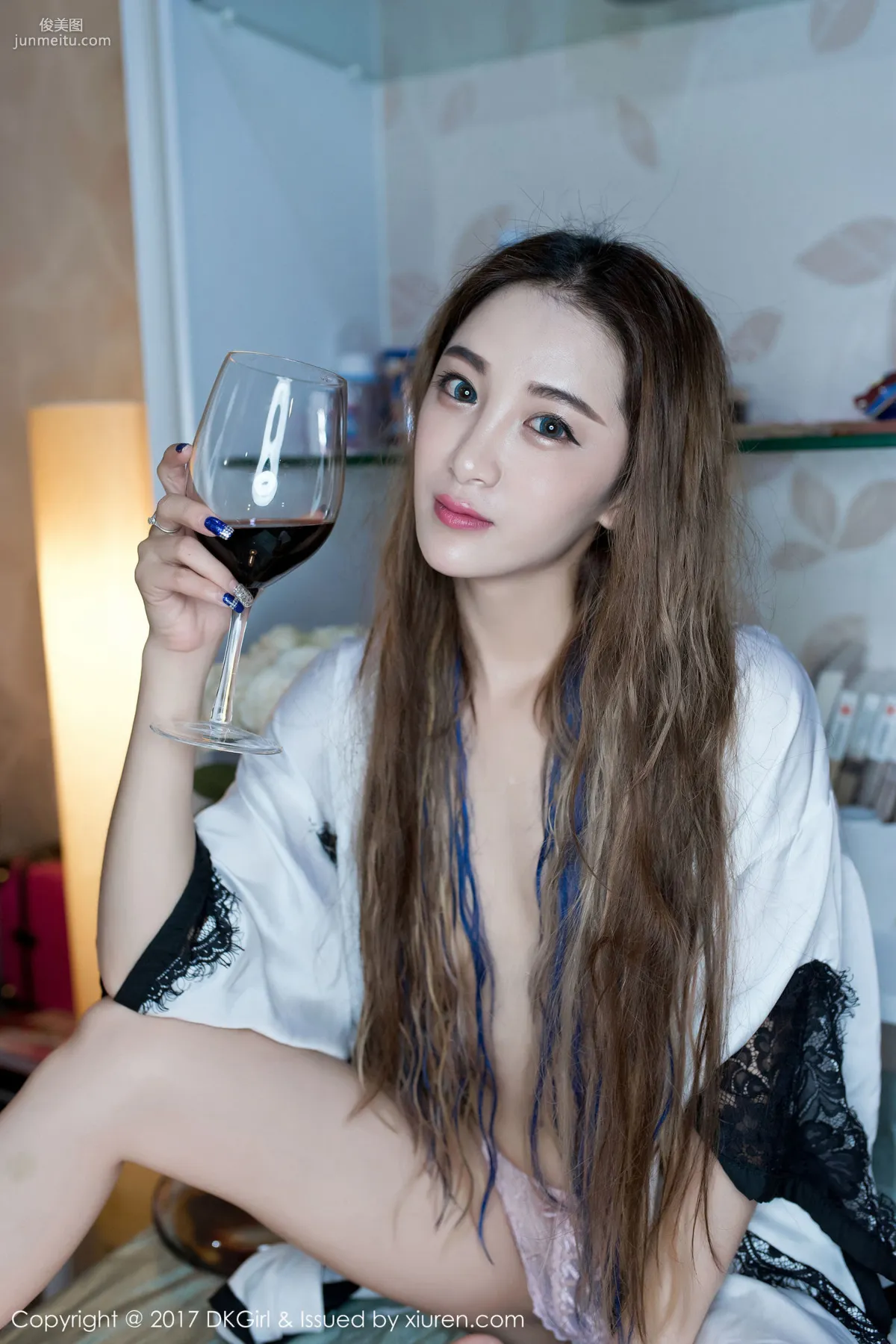 Sugar Liang Ying 'Seductive Nipples, Obsessed with Red Wine Temptation, Sexy Lingerie' [DKGirl] VOL.007 Photo Set photo 18