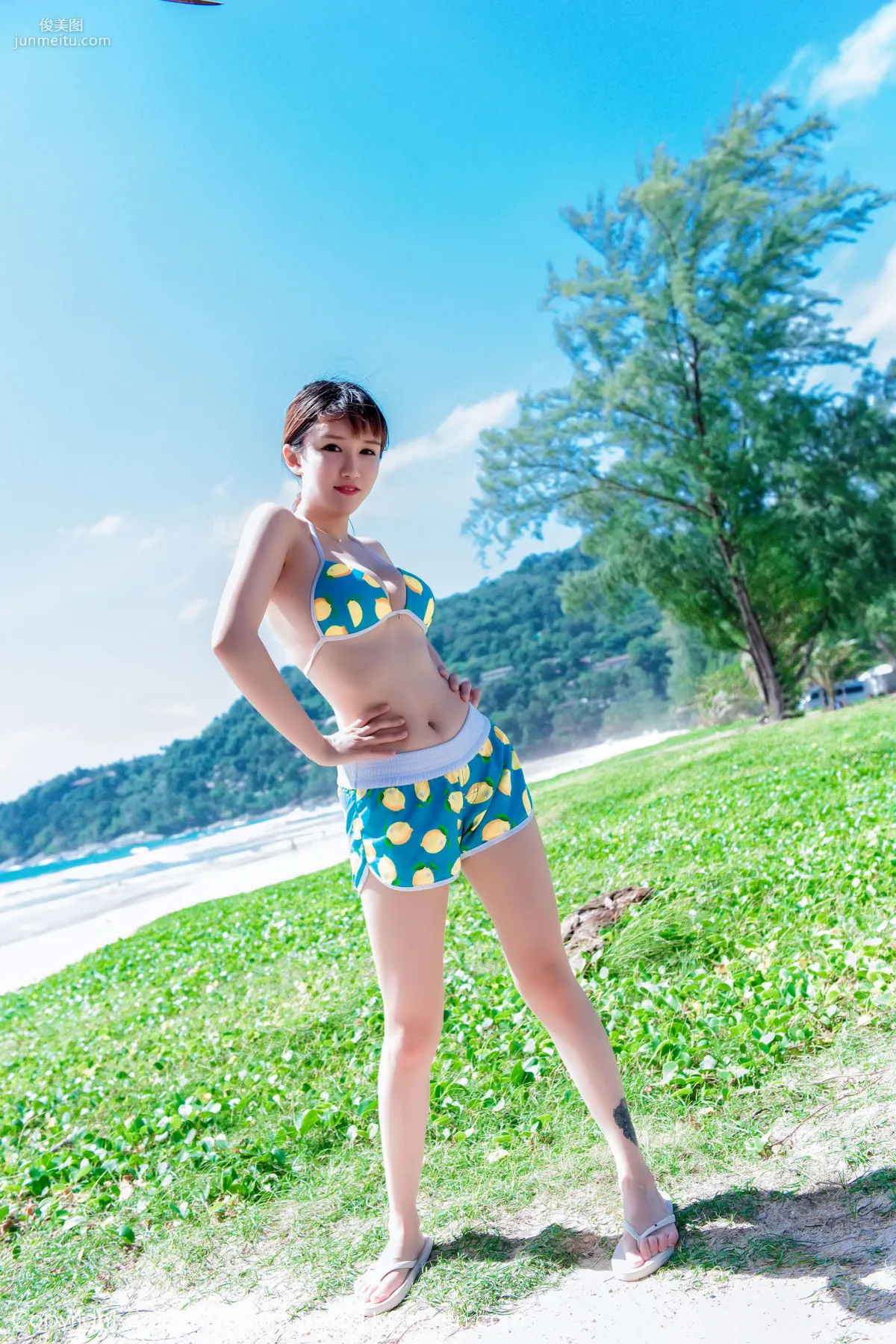 K8 Aojiao Mengmeng Vivian, Swimsuit + High-Cut + Wet Body [DKGirl] Vol.011 Photo Set photo 13