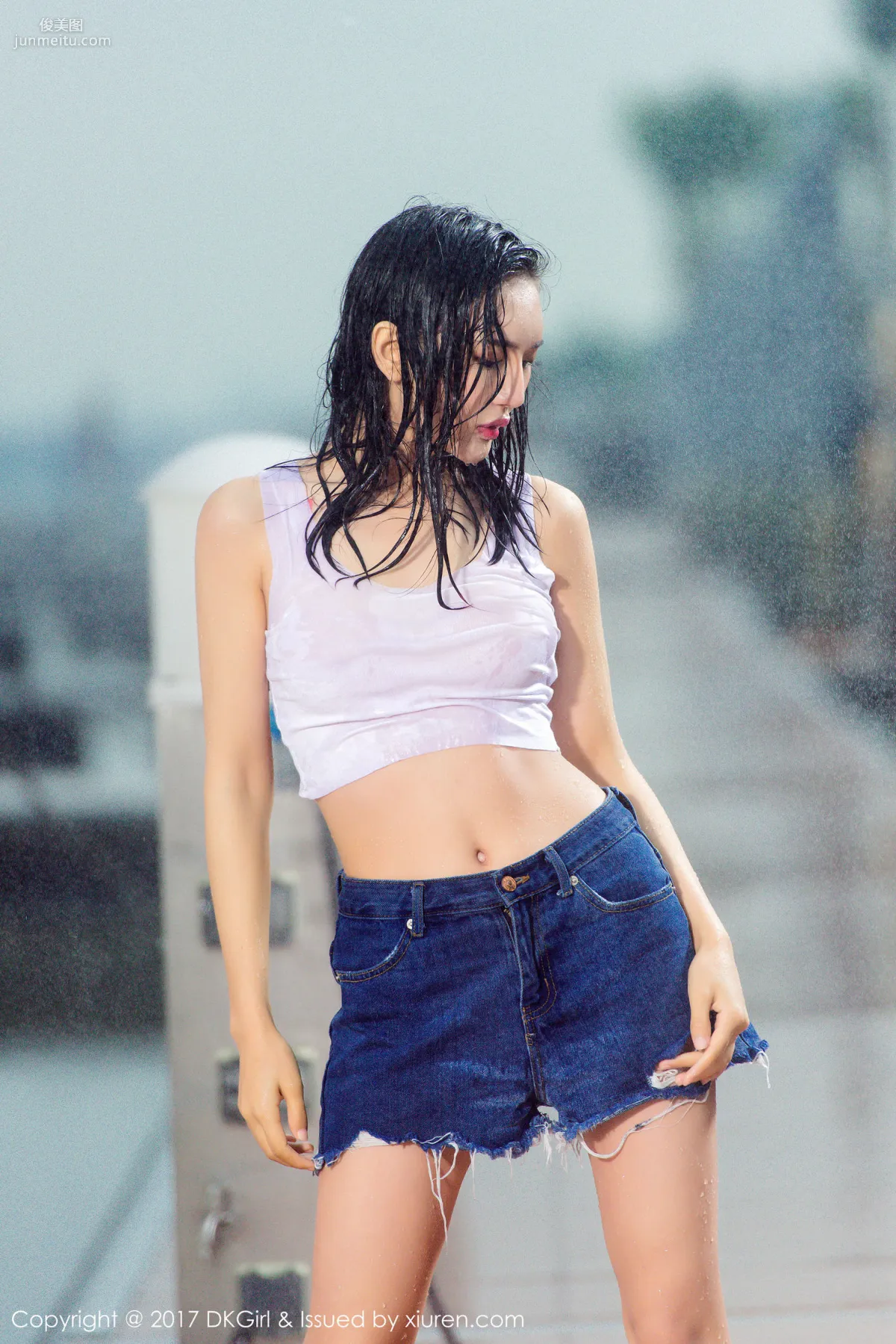 Model Mei Ge, Fresh and Lovely, Beautiful Breasts and Legs, Fashionable and Sexy [DKGirl] VOL.026 Photo Set photo 52
