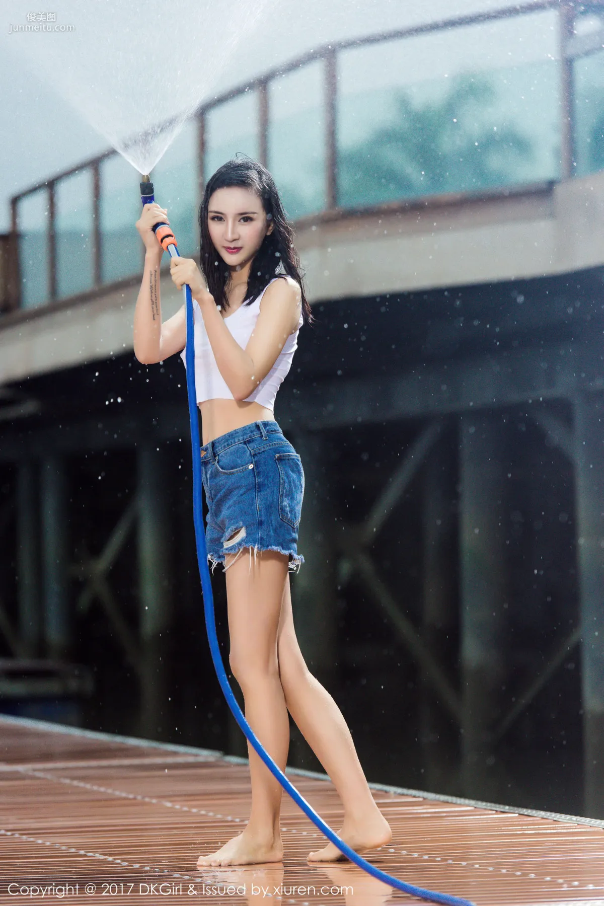 Model Mei Ge, Fresh and Lovely, Beautiful Breasts and Legs, Fashionable and Sexy [DKGirl] VOL.026 Photo Set photo 40