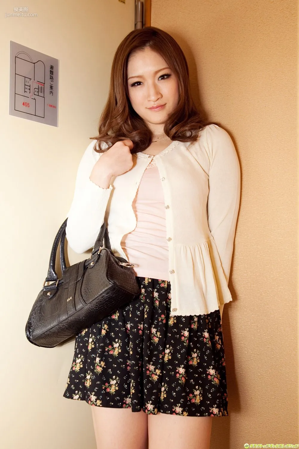 保科真美《色が白くてもっちりとした》写真集 [DGC] NO.1153 15