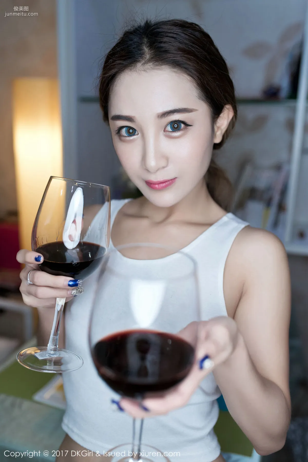 Sugar Liang Ying 'Seductive Nipples, Obsessed with Red Wine Temptation, Sexy Lingerie' [DKGirl] VOL.007 Photo Set photo 12