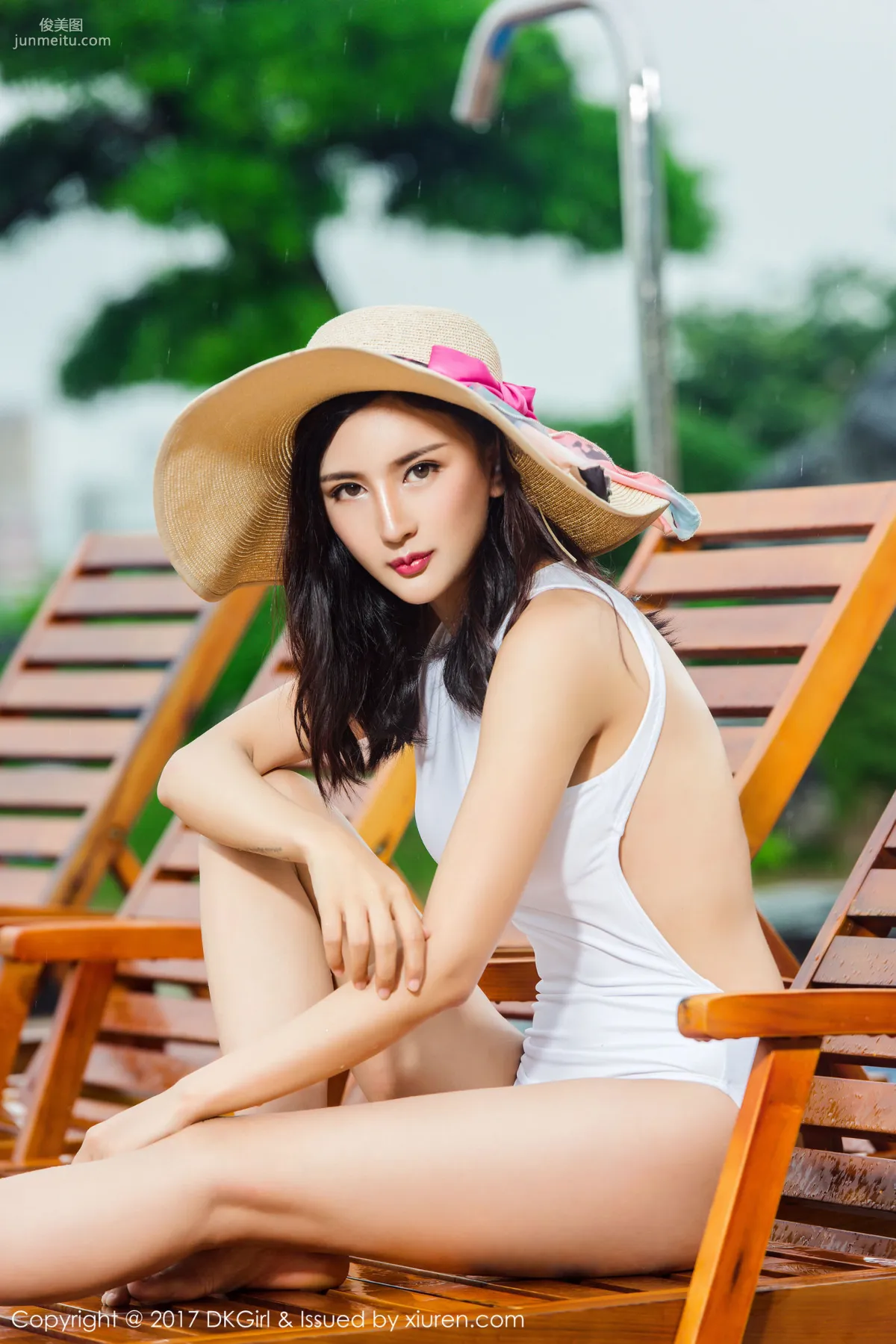 Model Mei Ge, Fresh and Lovely, Beautiful Breasts and Legs, Fashionable and Sexy [DKGirl] VOL.026 Photo Set photo 21