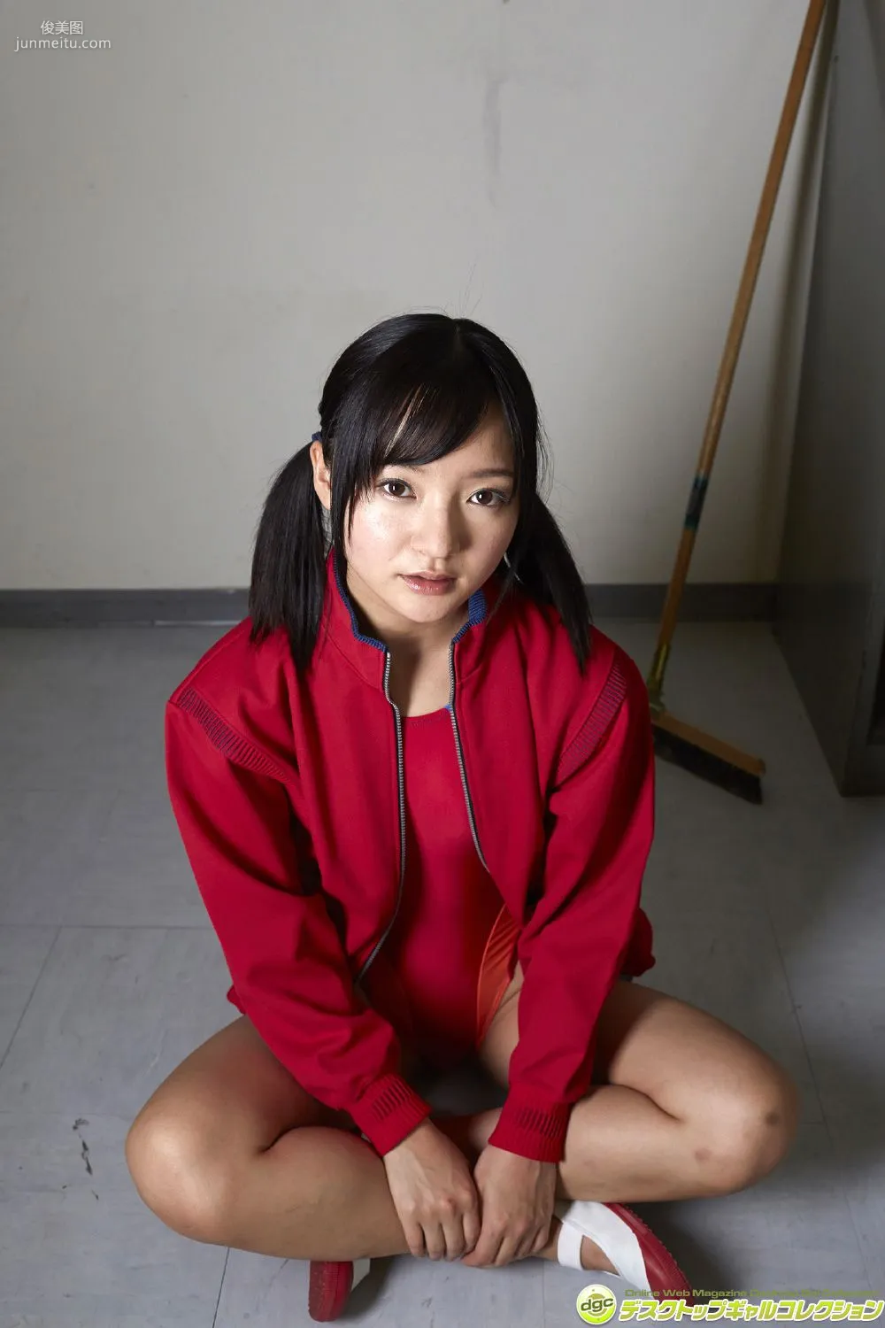 西永彩奈《キュートなロリ顔で人気の清楚系美少女！》寫真集 [DGC] NO.1208 36
