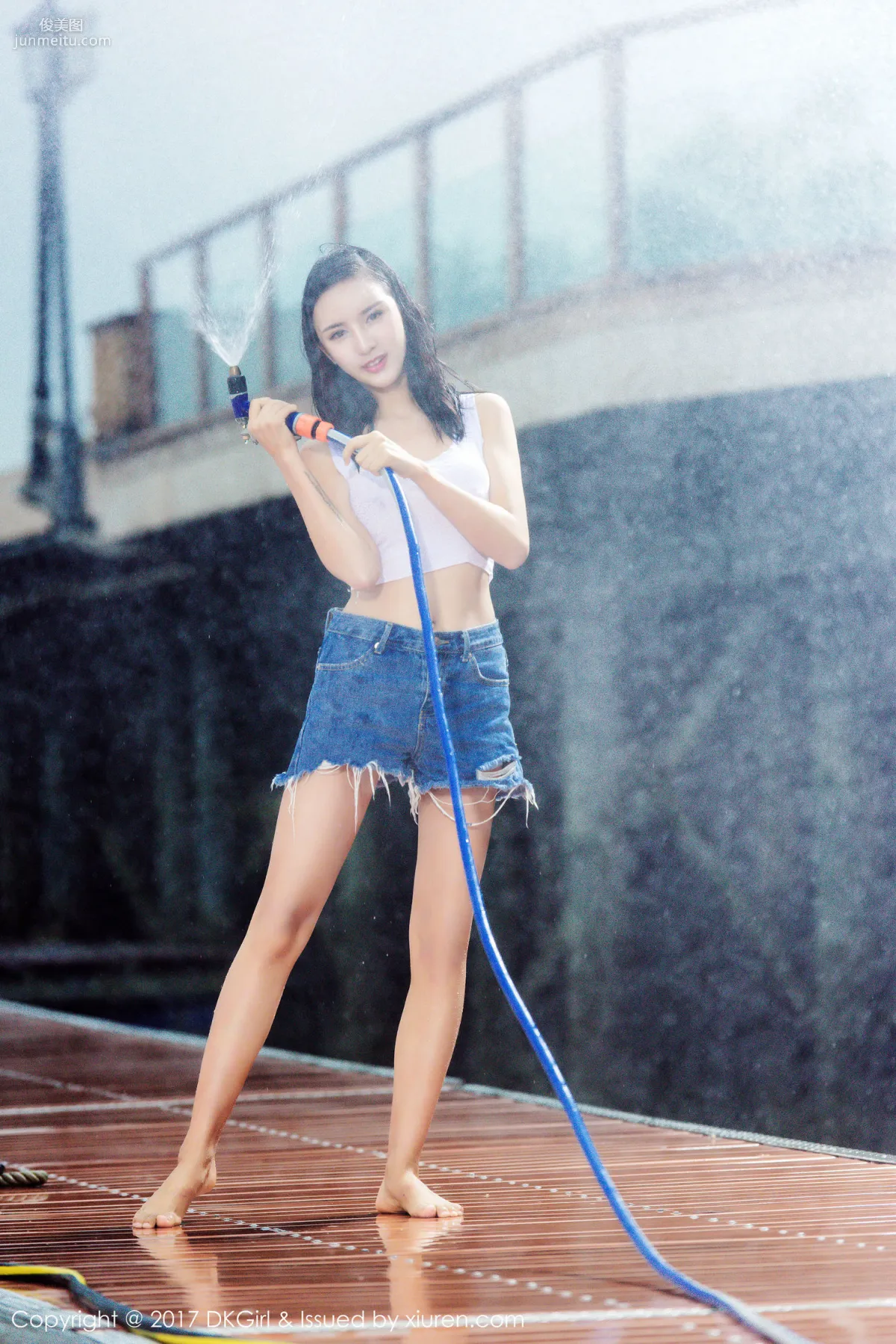 Model Mei Ge, Fresh and Lovely, Beautiful Breasts and Legs, Fashionable and Sexy [DKGirl] VOL.026 Photo Set photo 41