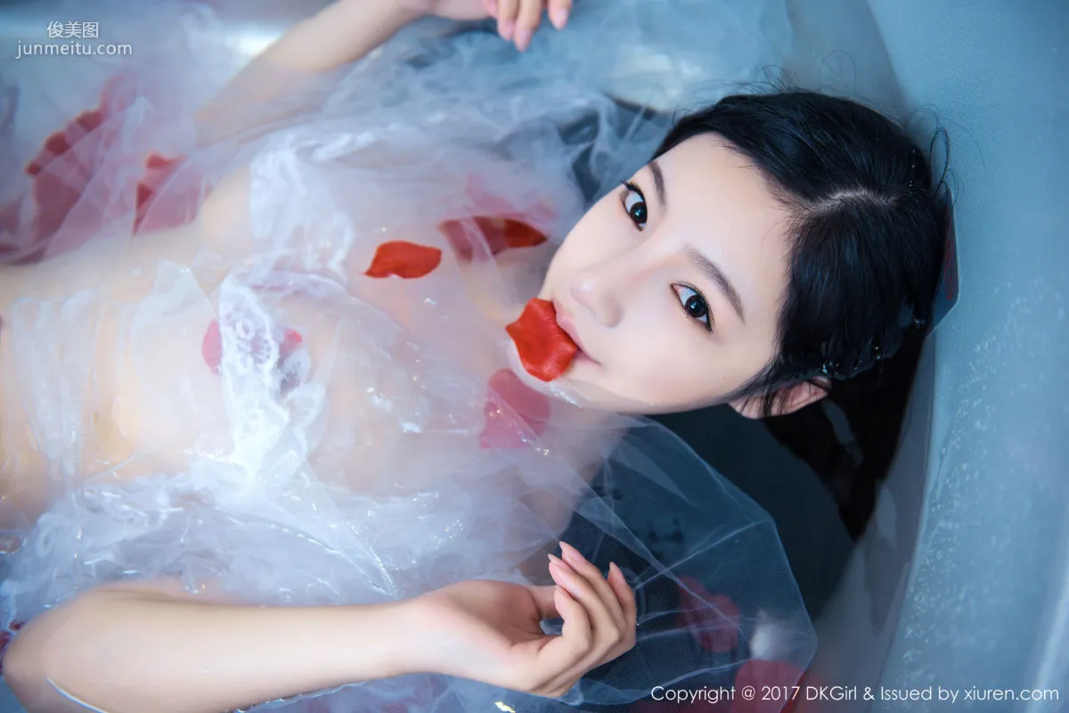 UU Awen《Bulging, Wet and Wonderfully Seductive》 [DKGirl] VOL.009 Photo Set photo 39