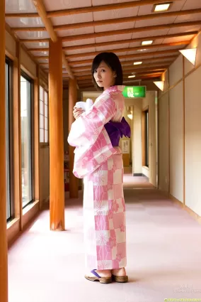 階戸瑠李《小悪魔ボディで魅了する上》寫真集 [DGC] NO.1156