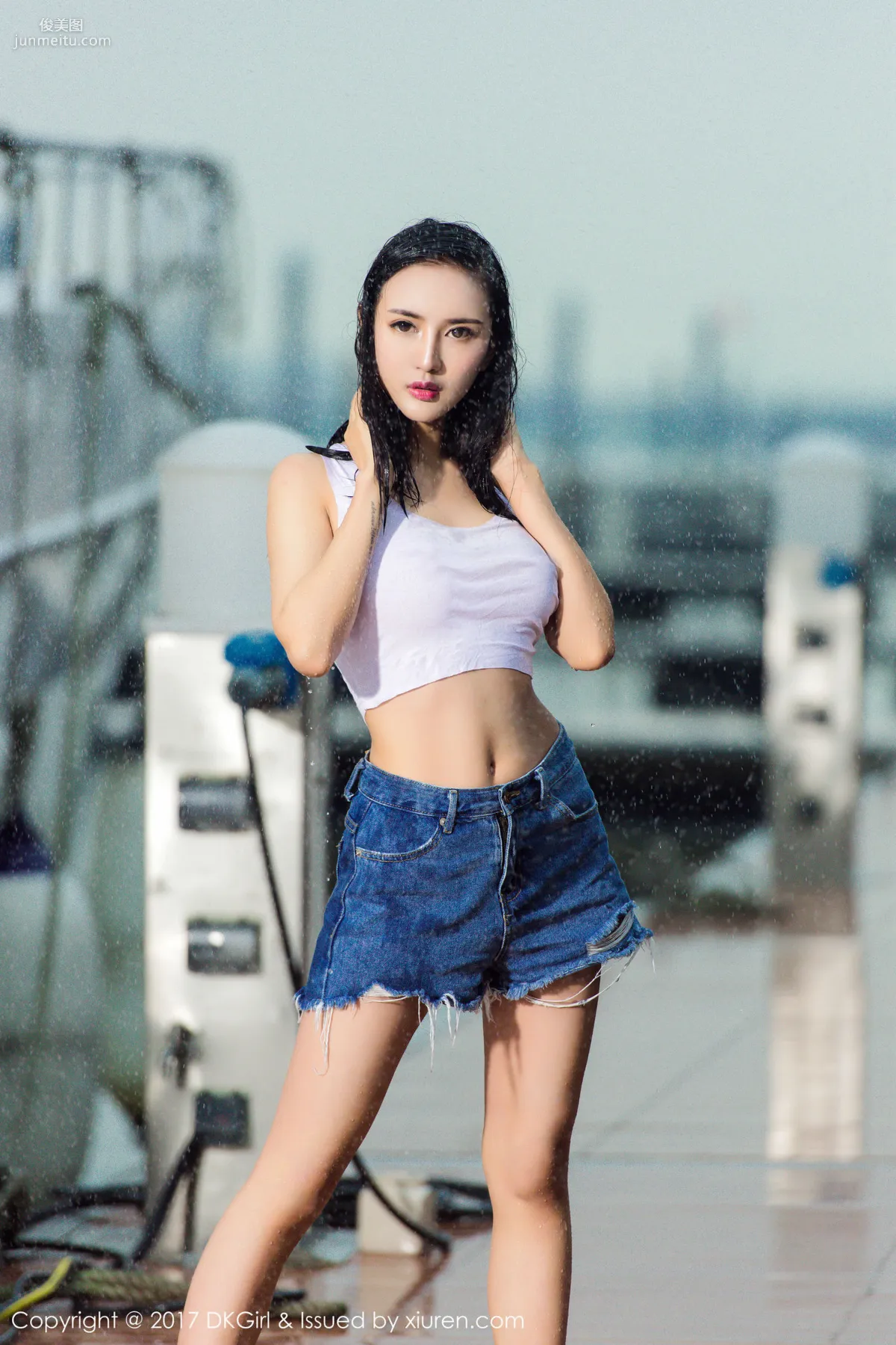 Model Mei Ge, Fresh and Lovely, Beautiful Breasts and Legs, Fashionable and Sexy [DKGirl] VOL.026 Photo Set photo 47