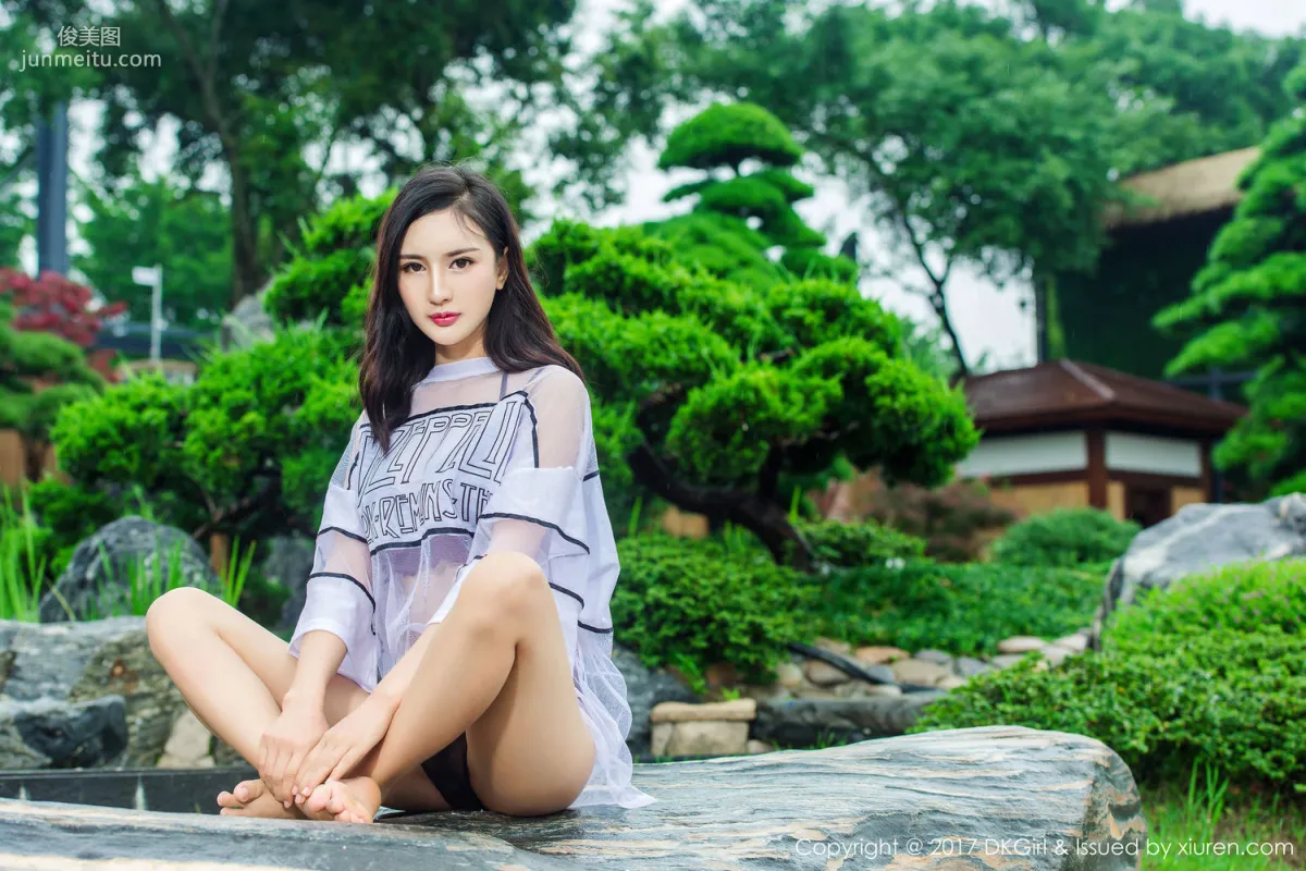 Model Mei Ge, Fresh and Lovely, Beautiful Breasts and Legs, Fashionable and Sexy [DKGirl] VOL.026 Photo Set photo 10