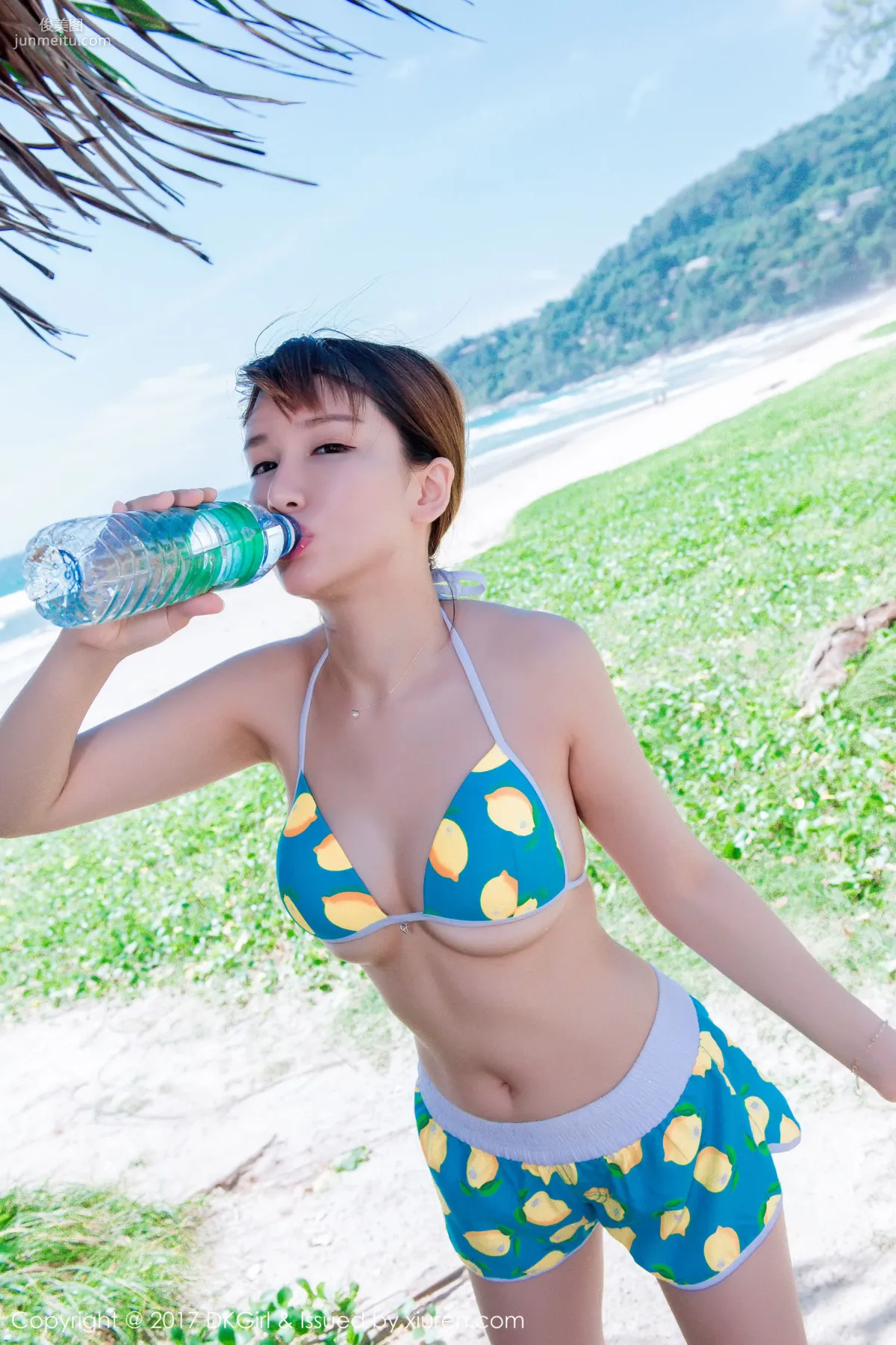 K8 Aojiao Mengmeng Vivian, Swimsuit + High-Cut + Wet Body [DKGirl] Vol.011 Photo Set photo 17