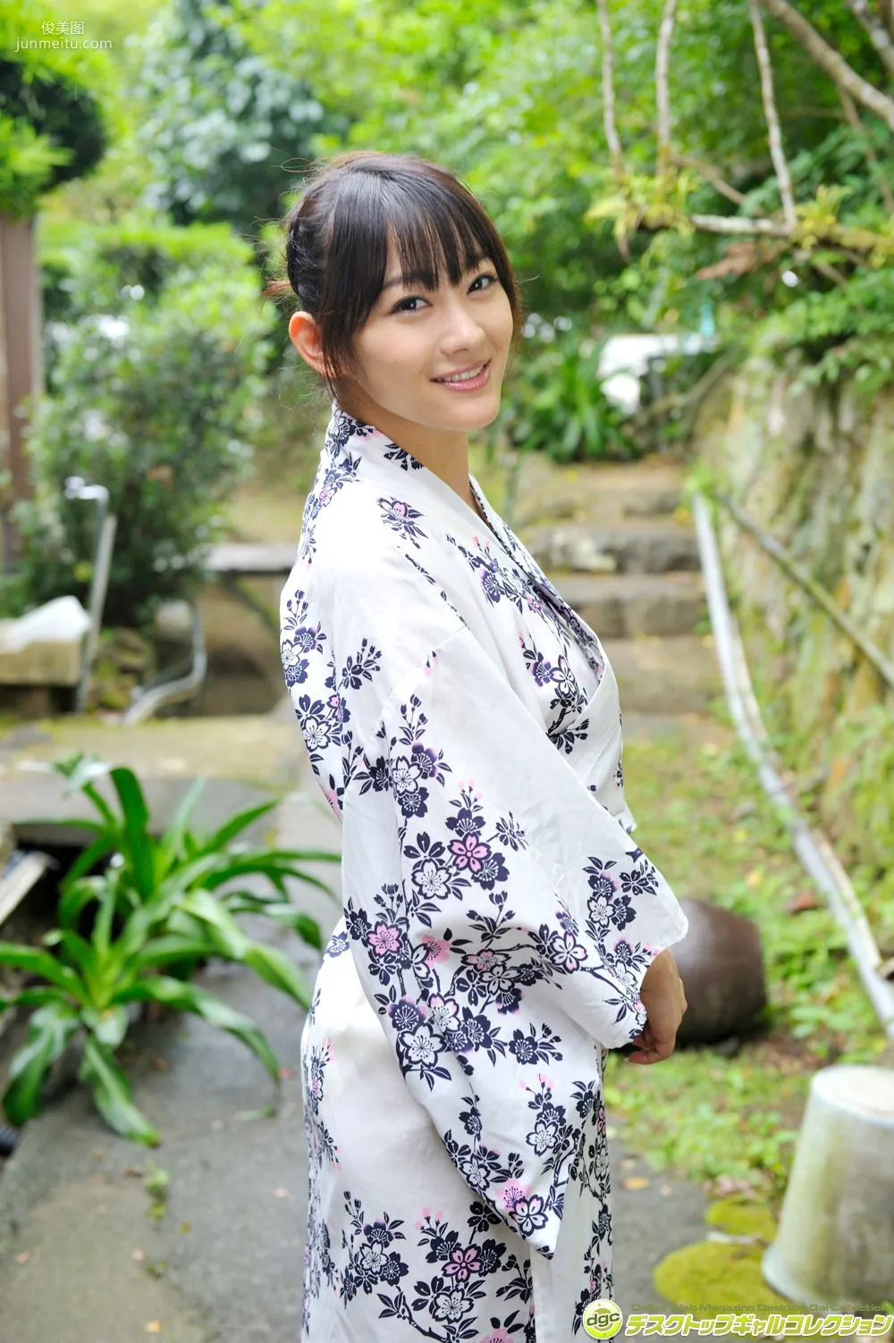 Shou Nishino, Recently, a Veteran Actress Who Often Plays Young Wife Roles! Photo Set [DGC] NO.1189 photo 27