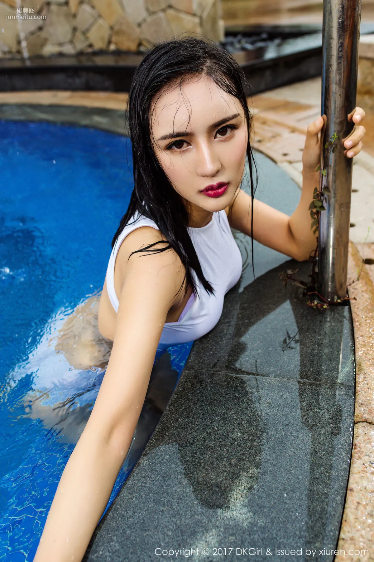 Model Mei Ge, Fresh and Lovely, Beautiful Breasts and Legs, Fashionable and Sexy [DKGirl] VOL.026 Photo Set photo 31