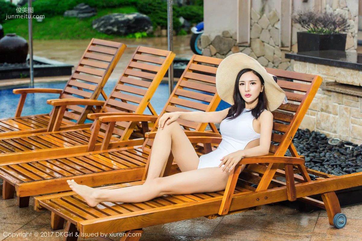 Model Mei Ge, Fresh and Lovely, Beautiful Breasts and Legs, Fashionable and Sexy [DKGirl] VOL.026 Photo Set photo 16