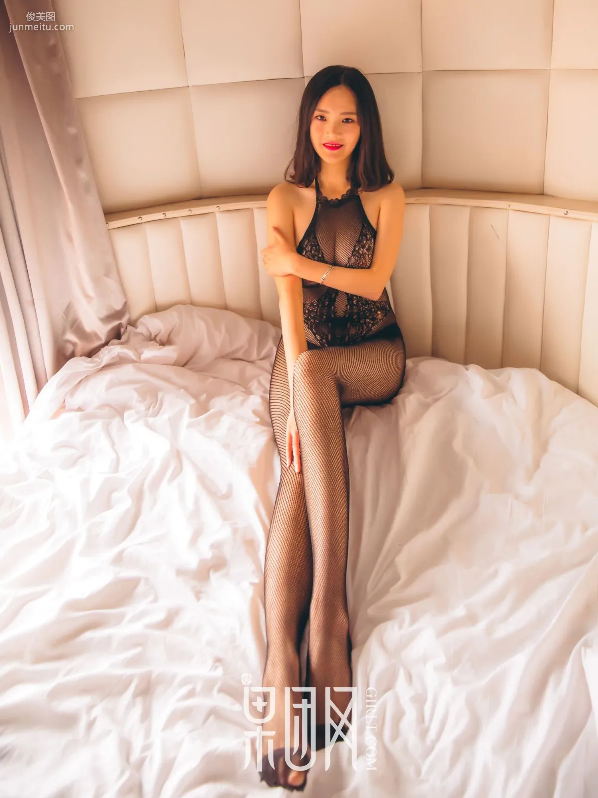 Pi Daner《Delicate Young Model Skin Like Condensed Cream》 [Girlt] No.035 Photo Set photo 33