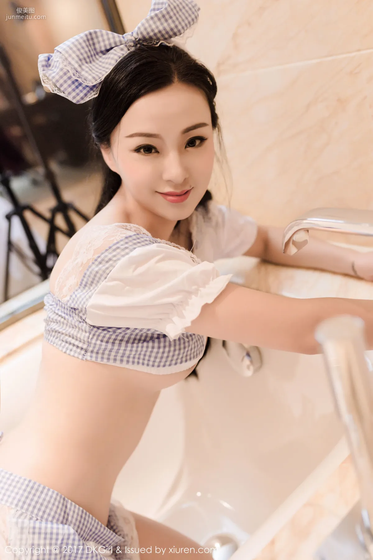 Model Hong Yan, High Looks Big Breasts and Full Curves [DKGirl] VOL.035 Photo Set photo 51