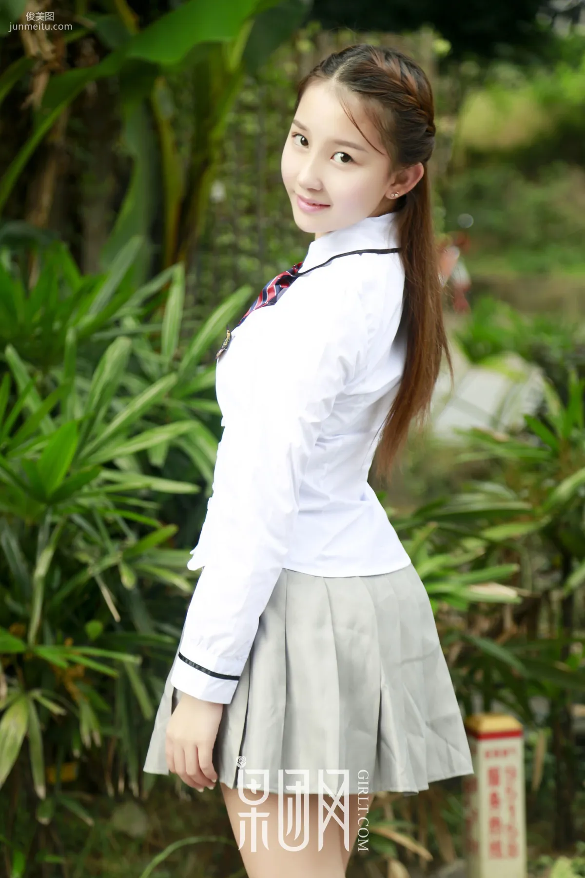 Qi Qi, Student Girl White Stockings Curves Big Bust Uniform [Girlt] No.025 Photo Set photo 40