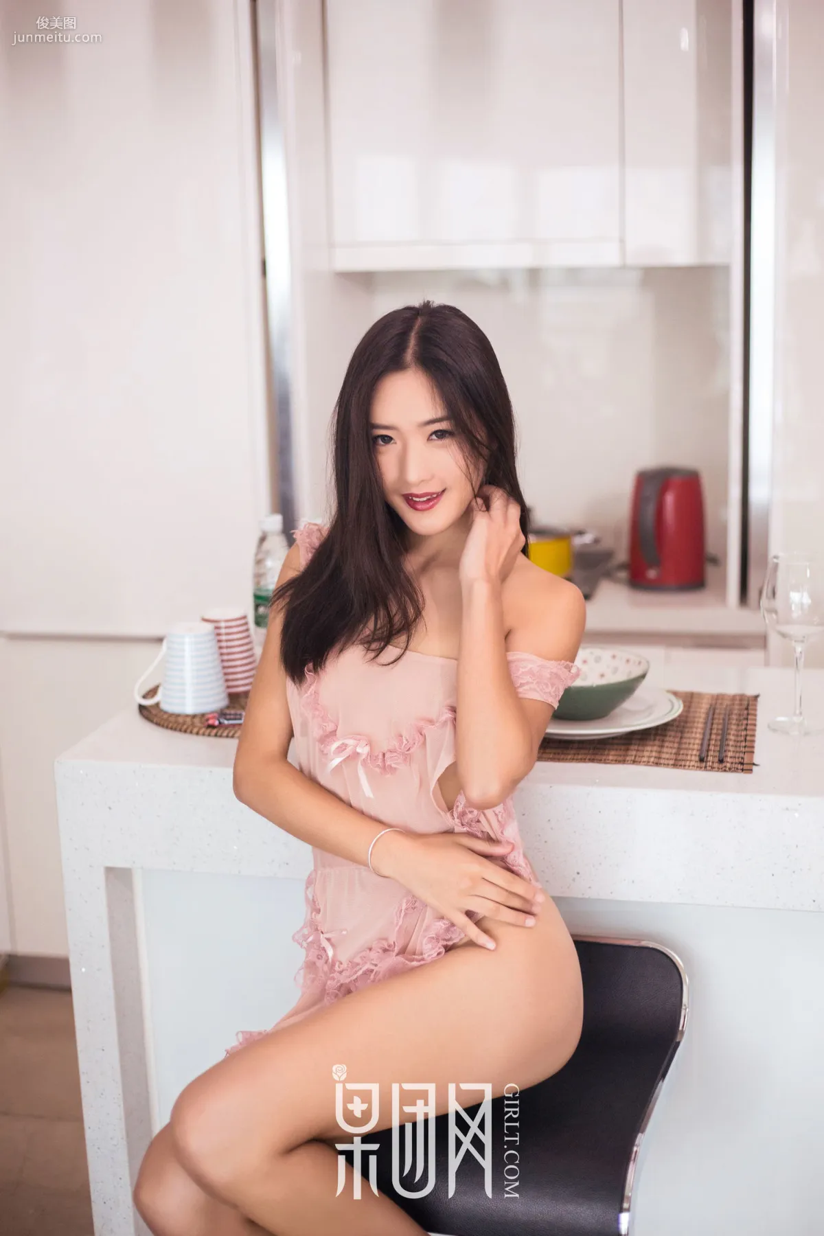 Zhou Yanlin LIN "Pure Pink Dress with High Slit" [Girlt] No.013 Photo Set photo 1