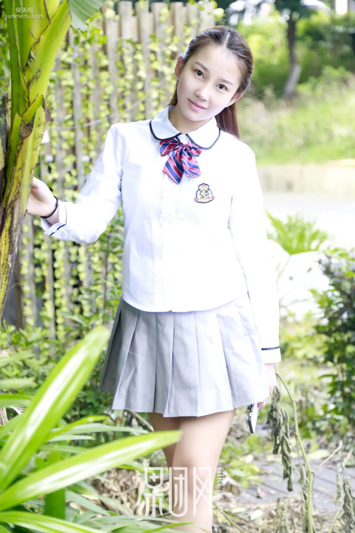 Qi Qi, Student Girl White Stockings Curves Big Bust Uniform [Girlt] No.025 Photo Set photo 36