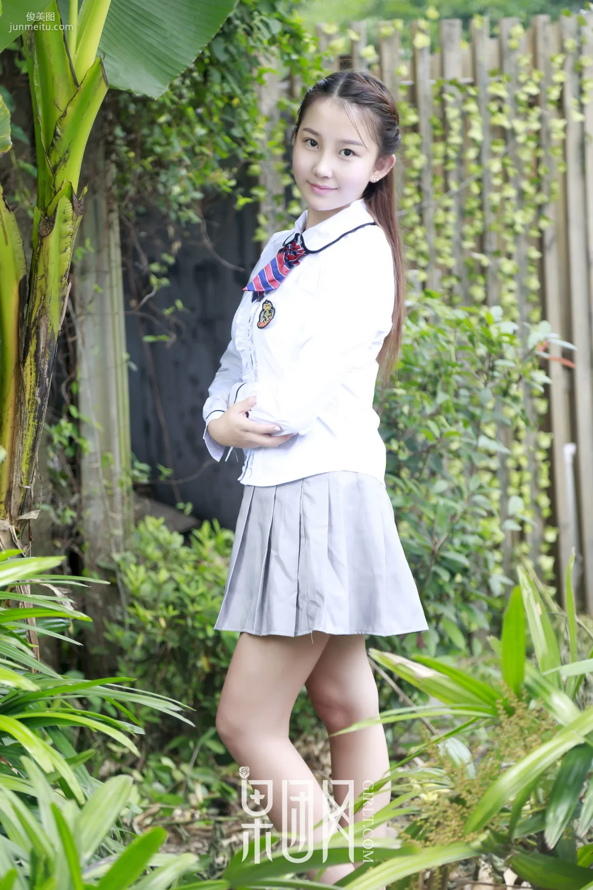 Qi Qi, Student Girl White Stockings Curves Big Bust Uniform [Girlt] No.025 Photo Set photo 37