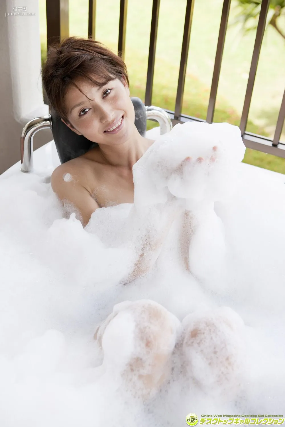 Manami Hashimoto 'A Gravure Idol Whose Bewitching Charm Explodes in Variety Shows and Magazines' Photo Set [DGC] NO.1211 photo 74