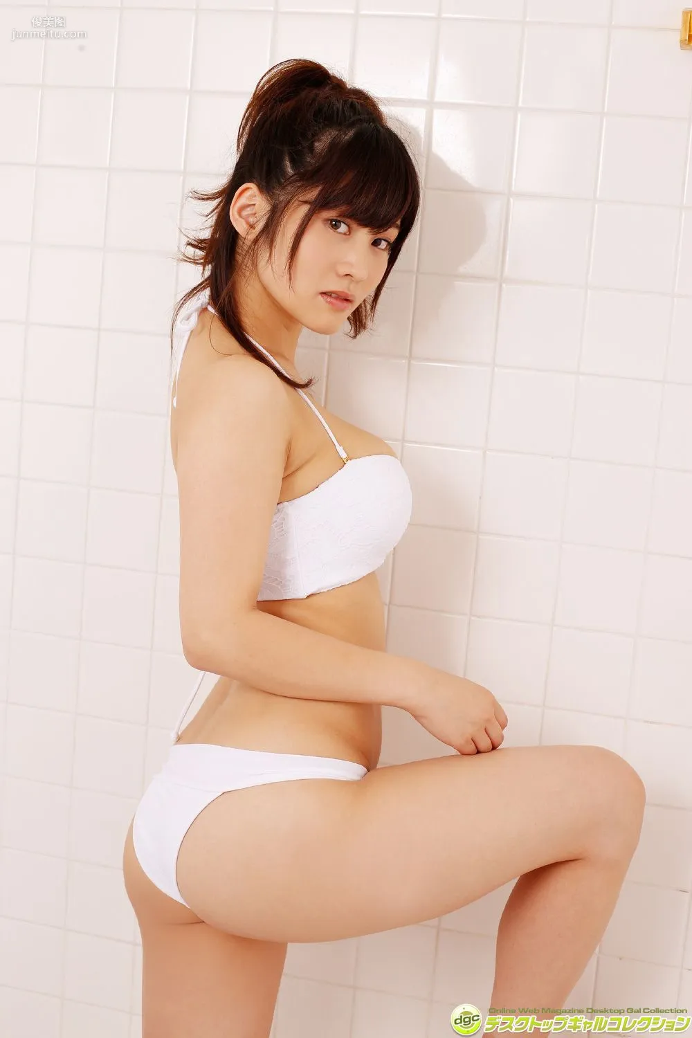 橘花凜《色白ボディから零れそうなHカップバスト!》寫真集 [DGC] NO.1192 72