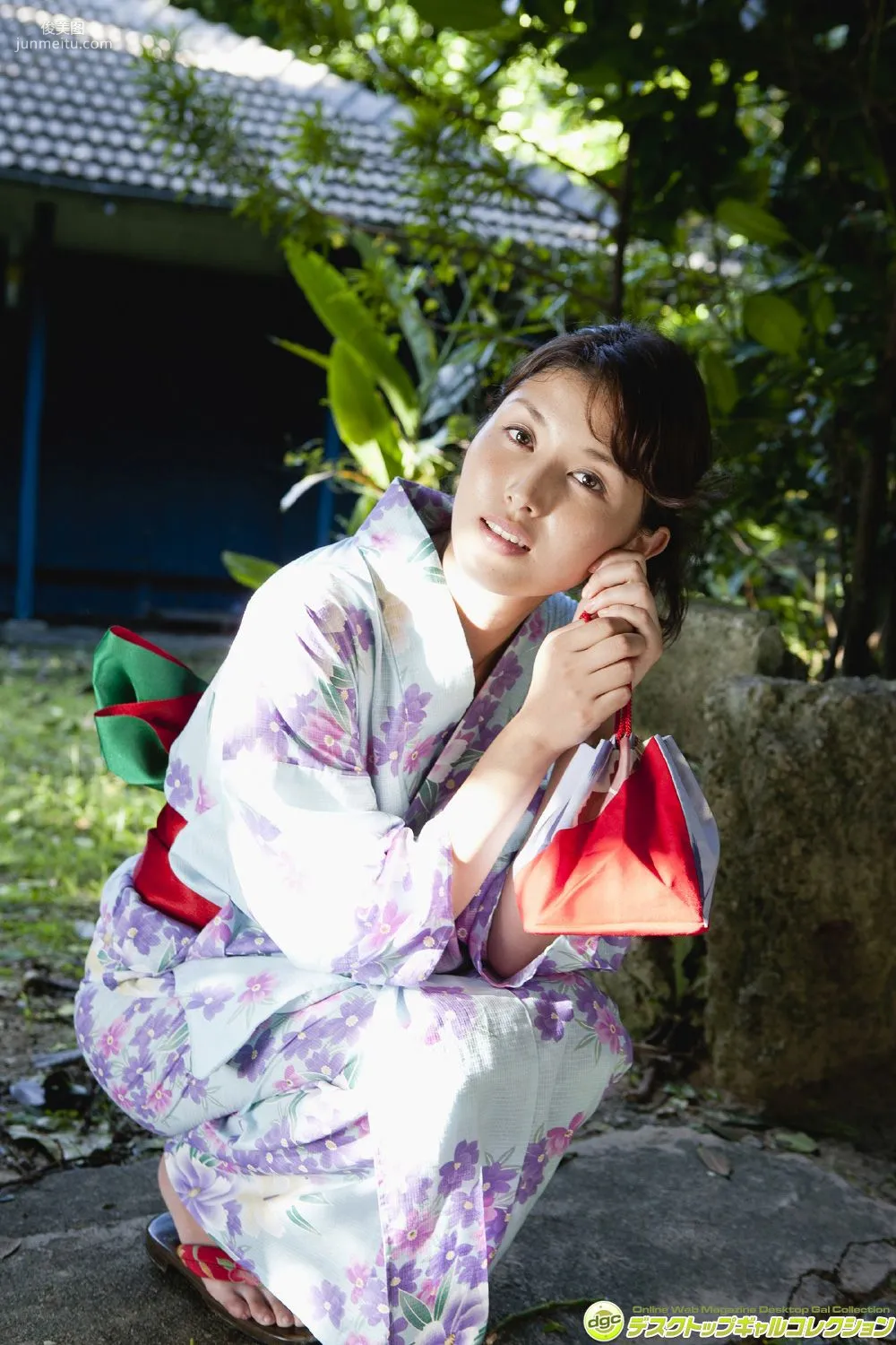 Manami Hashimoto 'A Gravure Idol Whose Bewitching Charm Explodes in Variety Shows and Magazines' Photo Set [DGC] NO.1211 photo 46