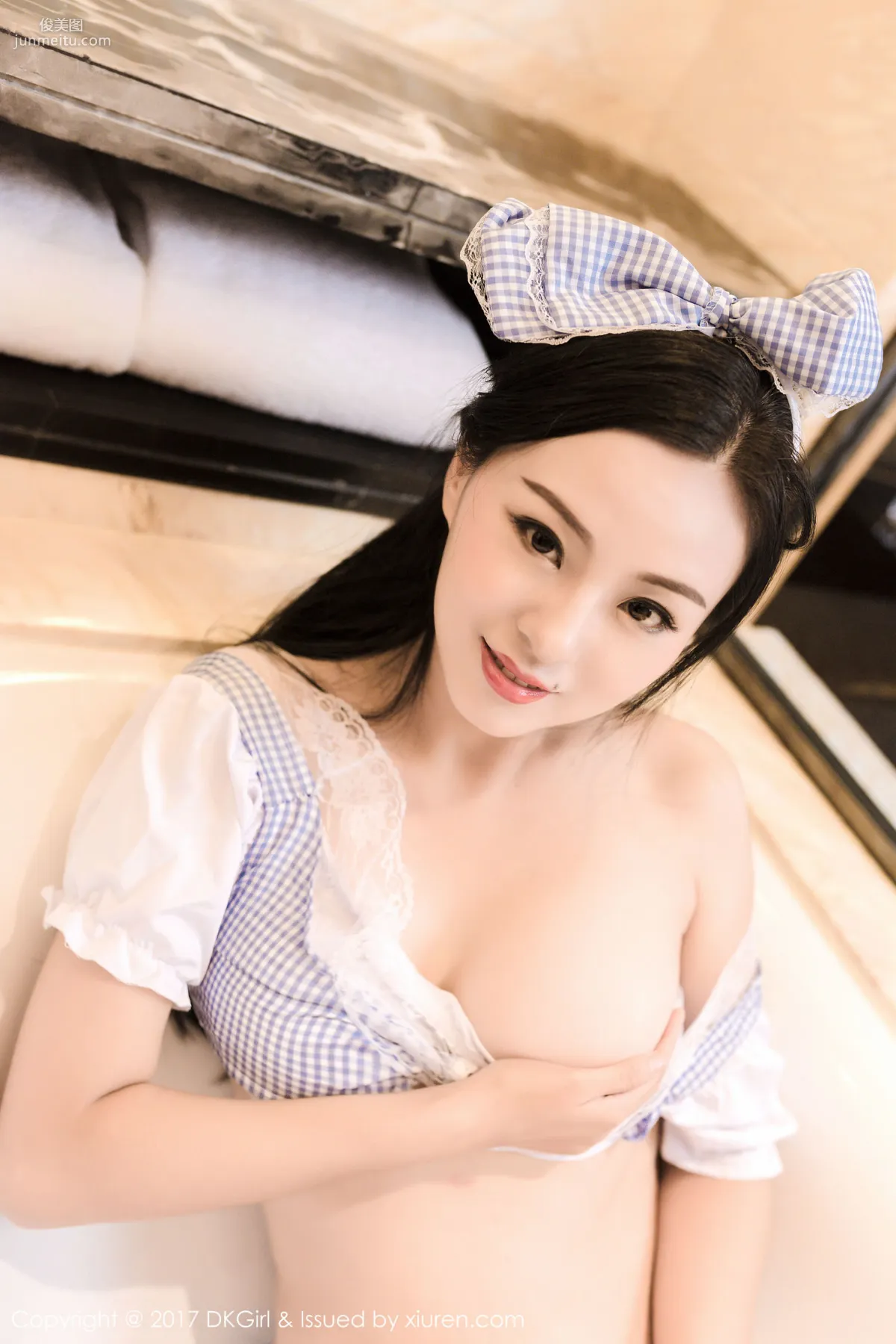 Model Hong Yan, High Looks Big Breasts and Full Curves [DKGirl] VOL.035 Photo Set photo 42
