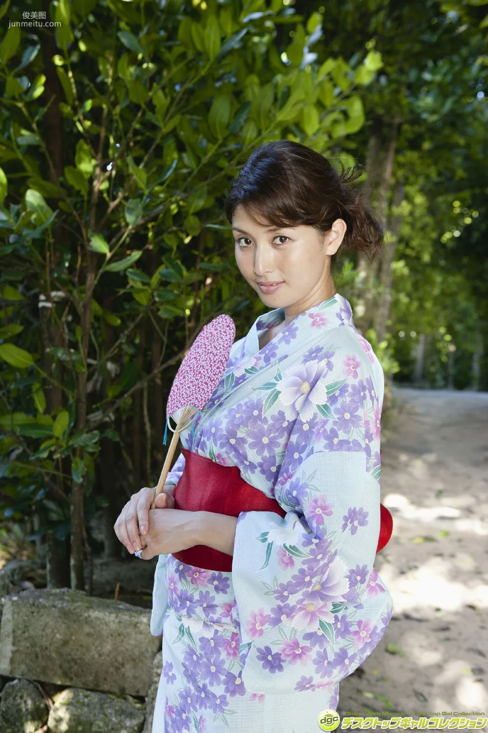 Manami Hashimoto 'A Gravure Idol Whose Bewitching Charm Explodes in Variety Shows and Magazines' Photo Set [DGC] NO.1211 photo 45