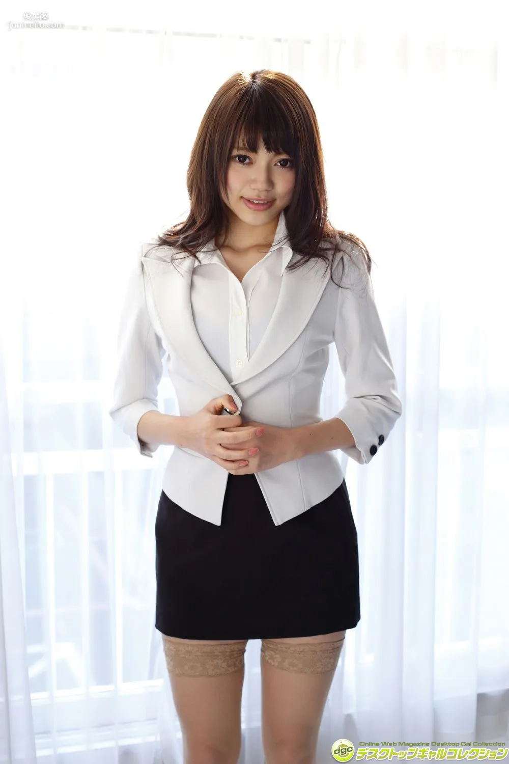 Chiyo Koma, Popularity Soaring! Slender Long Beautiful Legs & G-Cup! Photo Set [DGC] NO.1245 photo 3
