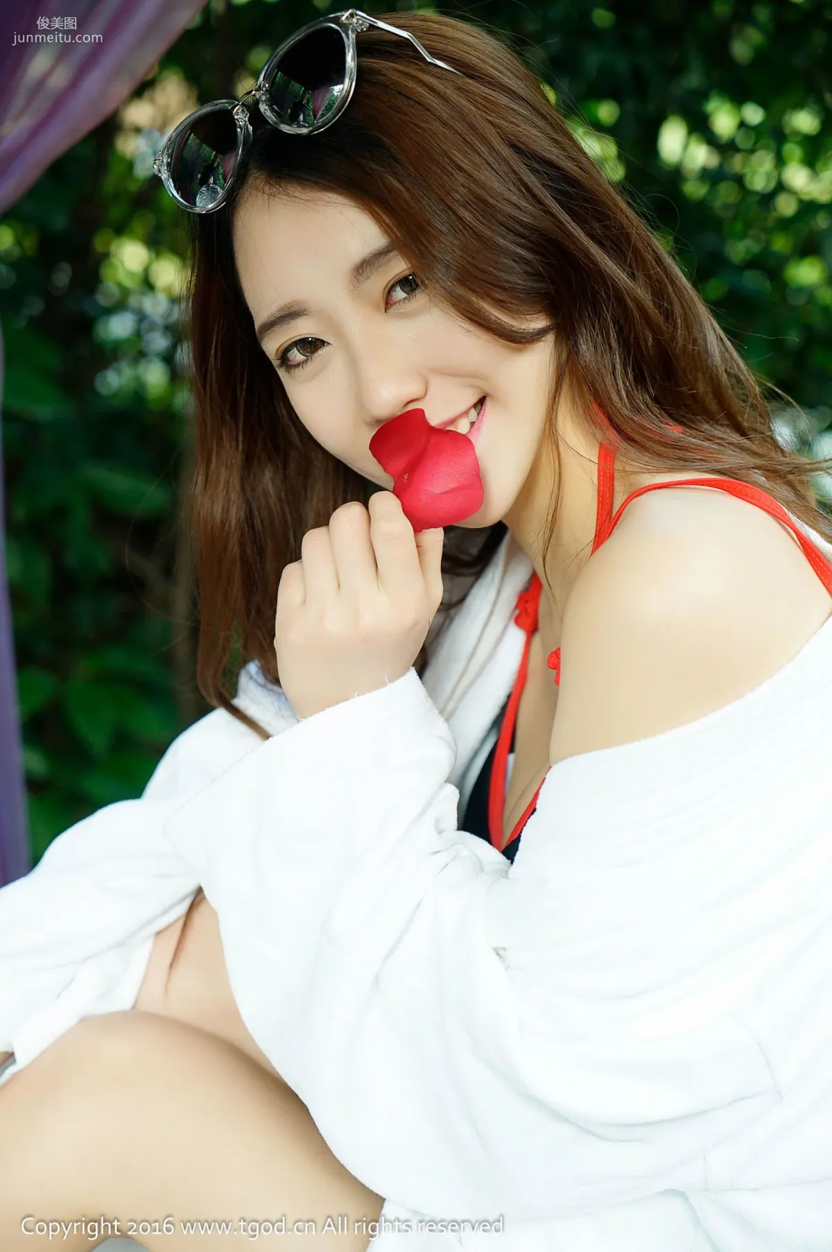 Deng Xue: TGOD photo 4