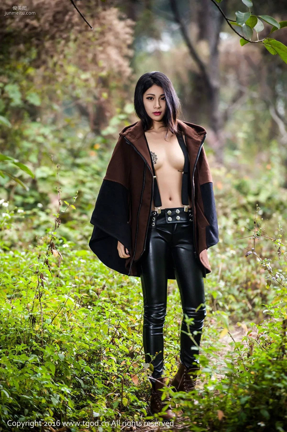 Lee Xiaotang, Girl Obsessed with Tattoos, Primitive Wildness [TGOD] Photo Set photo 31