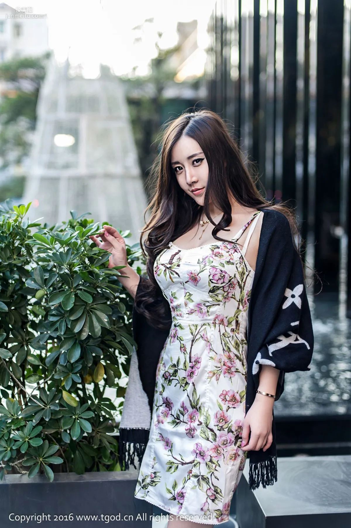 Wang Wanyou, The Face of a Jade Girl with a Big Bust, Urban Allure [TGOD] Photo Set photo 25