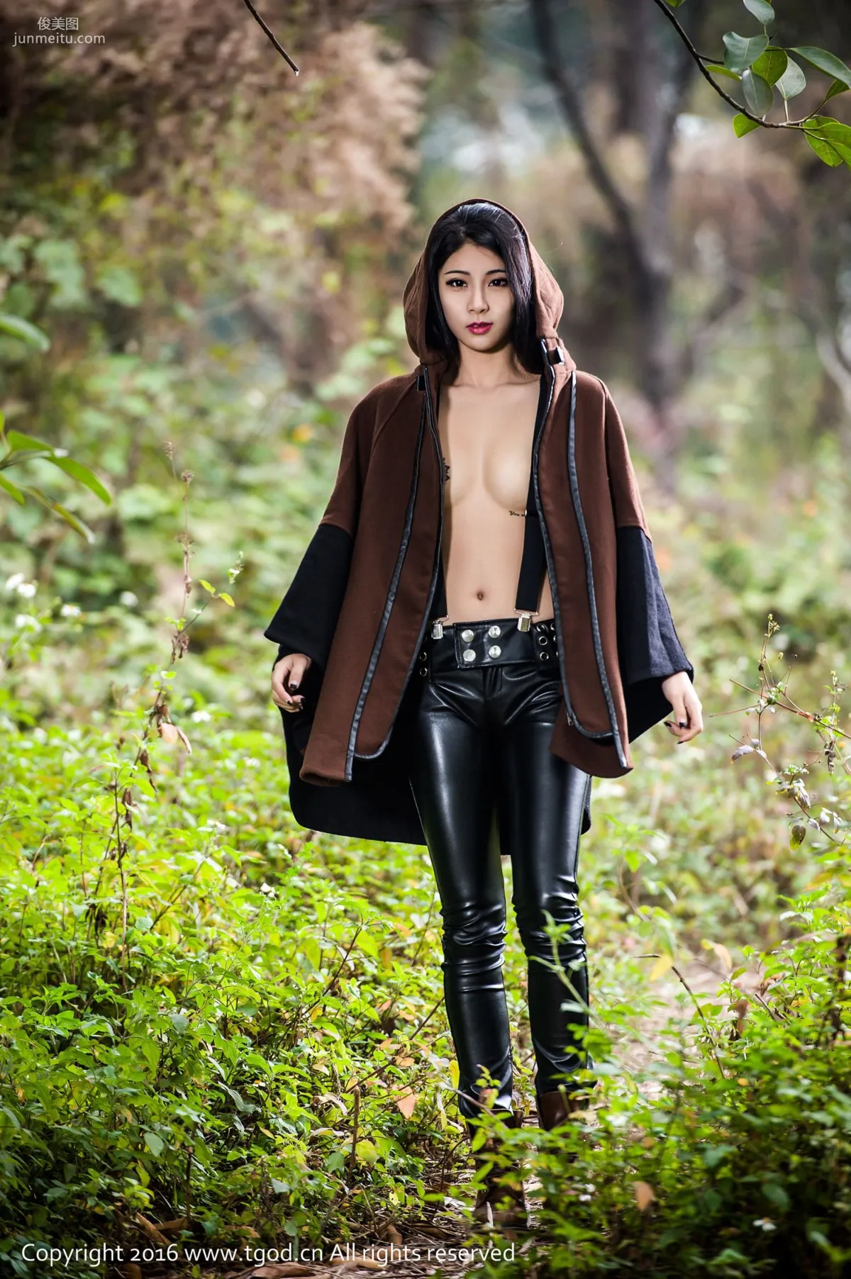 Lee Xiaotang, Girl Obsessed with Tattoos, Primitive Wildness [TGOD] Photo Set photo 30