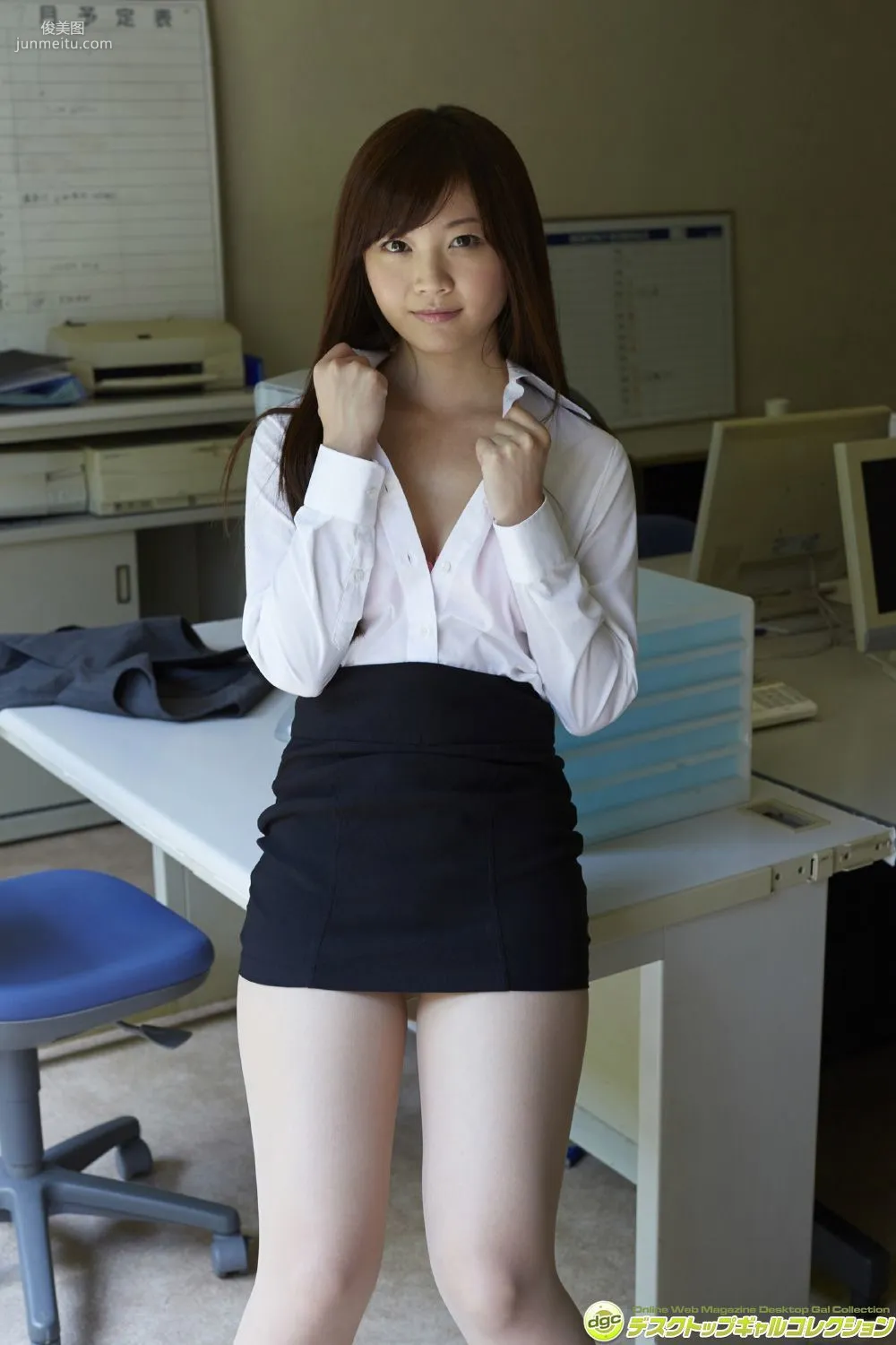 平林あずみ《可愛らしいルックスの真ん丸美尻クイーン！》寫真集 [DGC] NO.1271 8