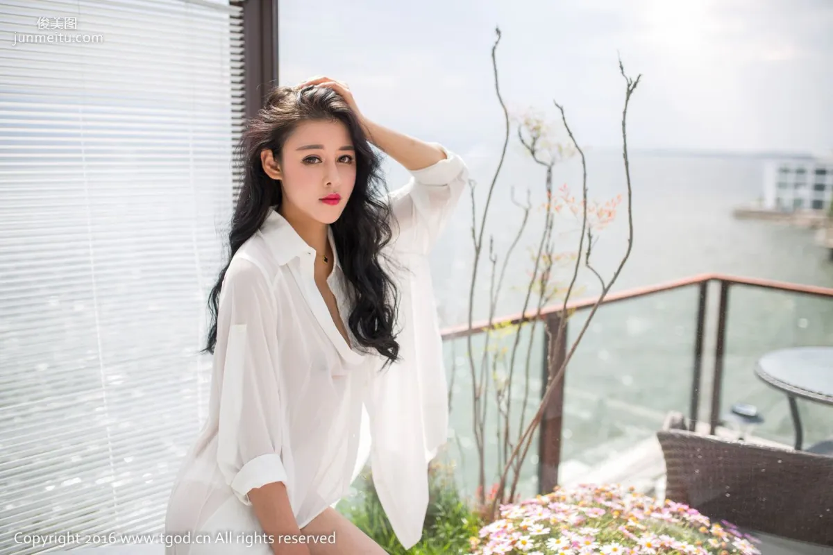 Ye Jiayi, Dali Travel Shoot, White Shirt and Pajamas Temptation [TGOD/YouMi Hui] Photo Set photo 2