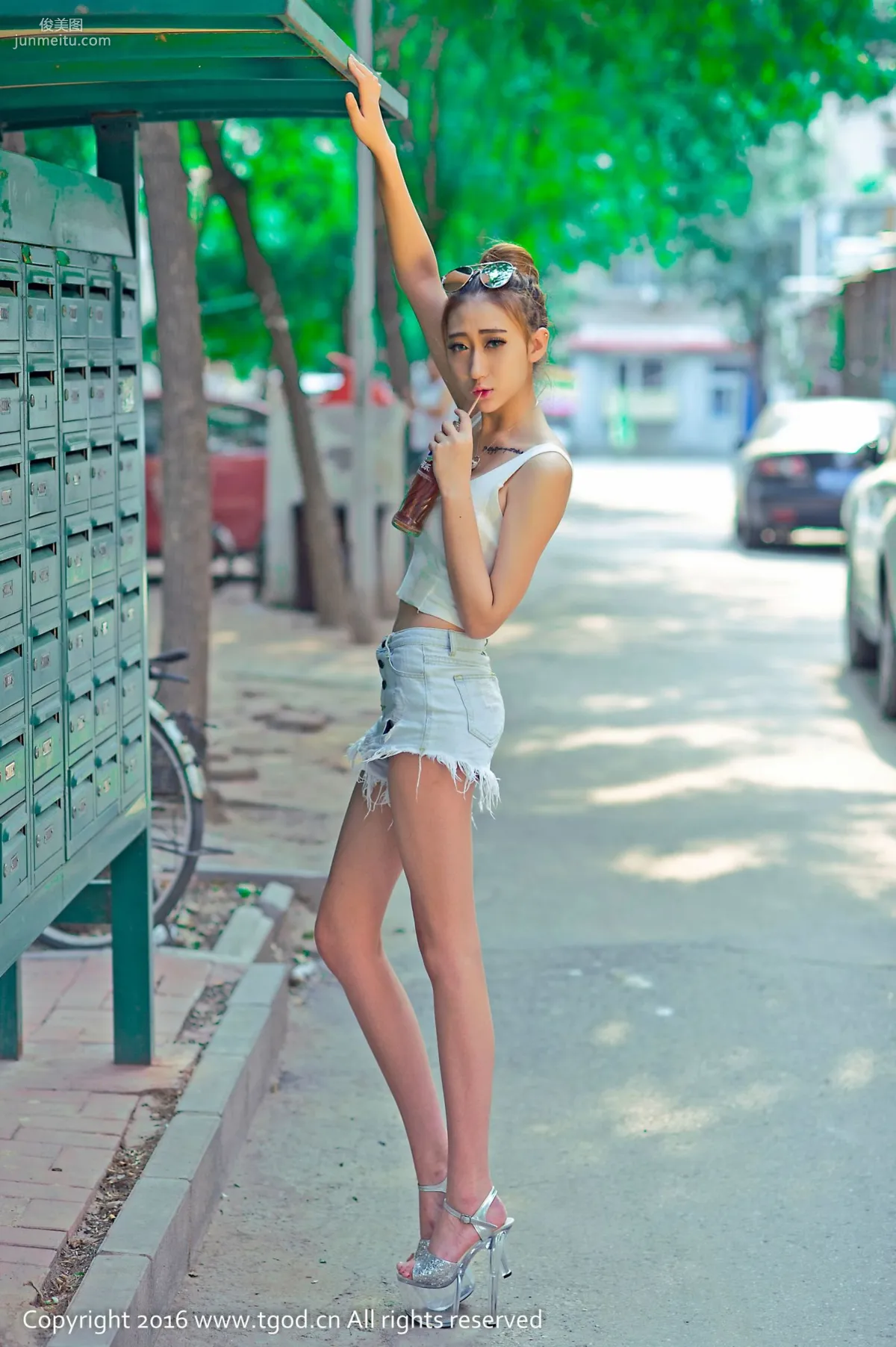 Jia Qi "Long-Legged Goddess, Queenly Aura, Fashionable Interpretation of Beautiful Sexiness" [TGOD] Photo Set photo 40