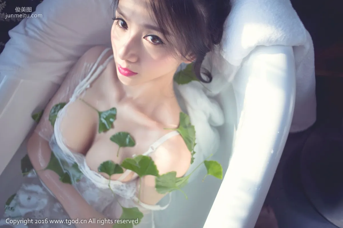 Zhan Ru 'Lace Bathtub Stockings Temptation' [TGOD] Photo Set photo 36