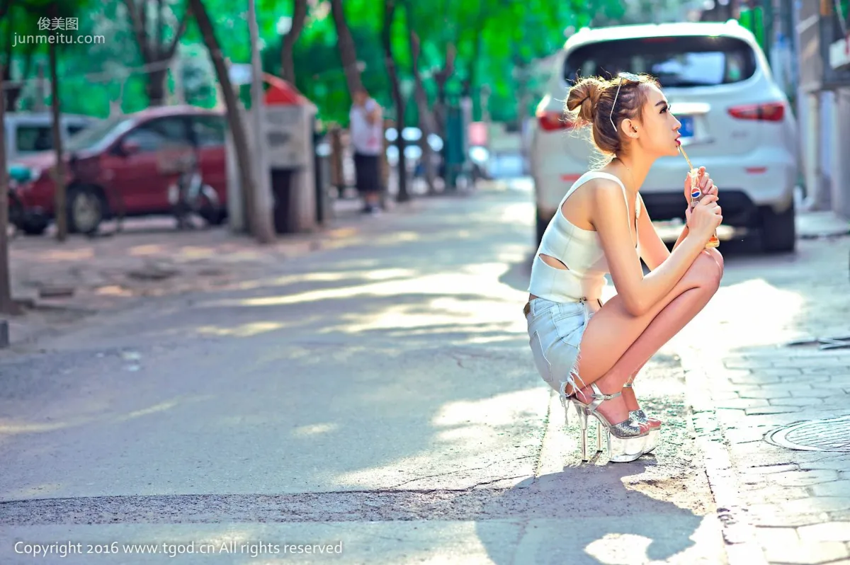 Jia Qi "Long-Legged Goddess, Queenly Aura, Fashionable Interpretation of Beautiful Sexiness" [TGOD] Photo Set photo 46