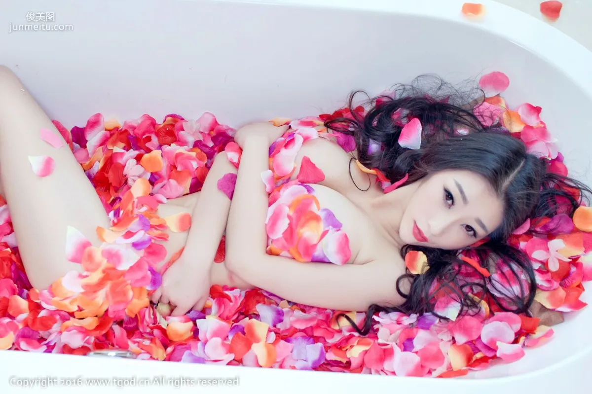 Daji Toxic / Xiao Liu Yan D, Petals Wrapped Around the Body Bathtub Show [TGOD] Photo Set photo 6