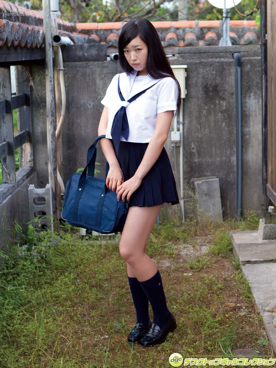 佐佐木心音《沖縄のビーチでまさかの豊満バスト披露!》写真集 [DGC] NO.1289 1